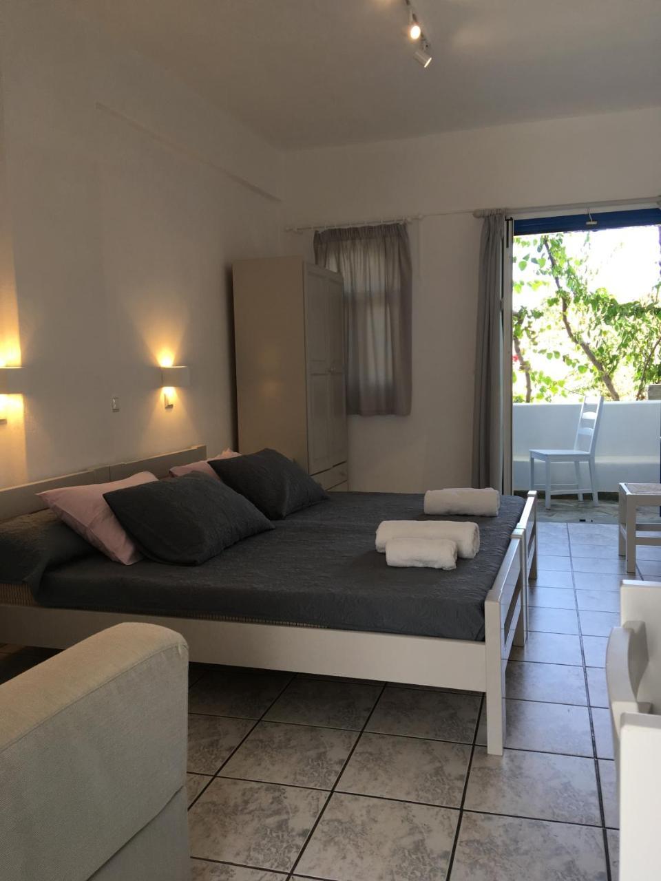 Stefano Apartments Naoussa Esterno foto